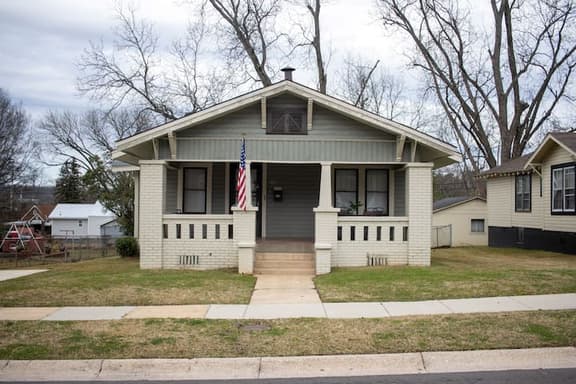 Hearthside Haven | Avondale/Fenced Yard/King Bed