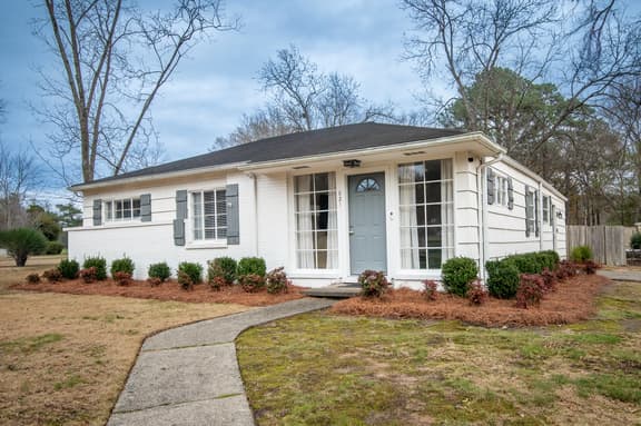 Hoadley Home- Family/Games/Driveway/Wifi/Crestline