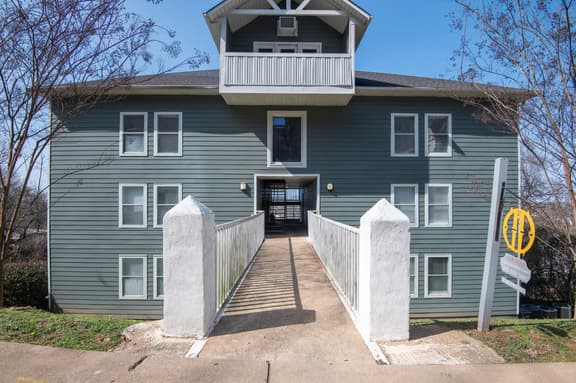 Ridge Retreats Duo: Big Groups/Free Parking/Wifi